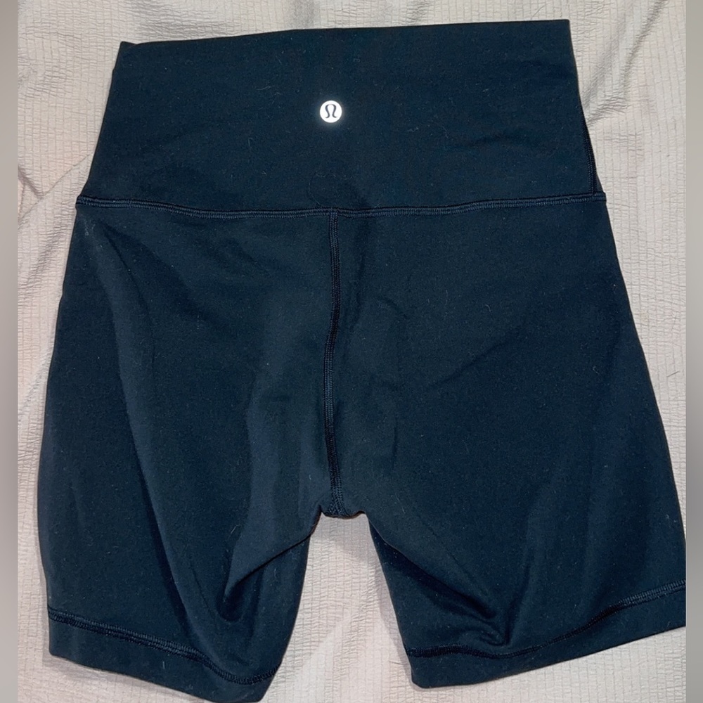 Black LuLulemon biker shorts
